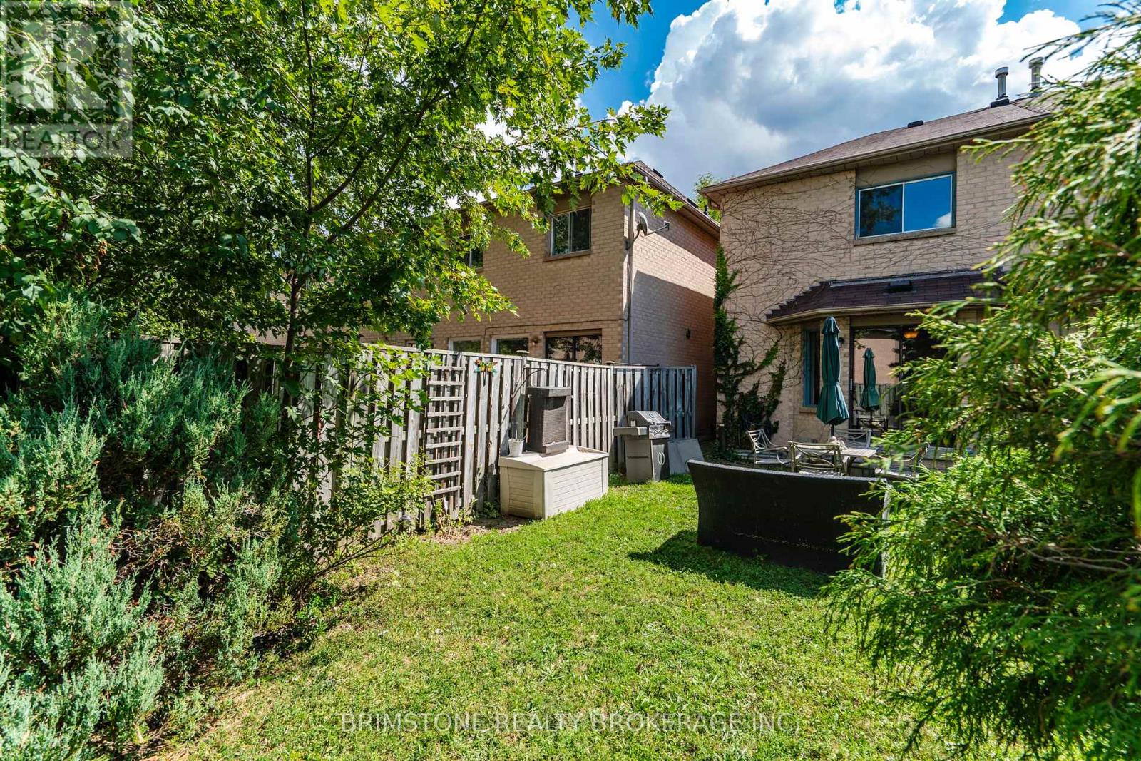 Photo 18 of 58 Cedarwood Crescent, Brampton ON