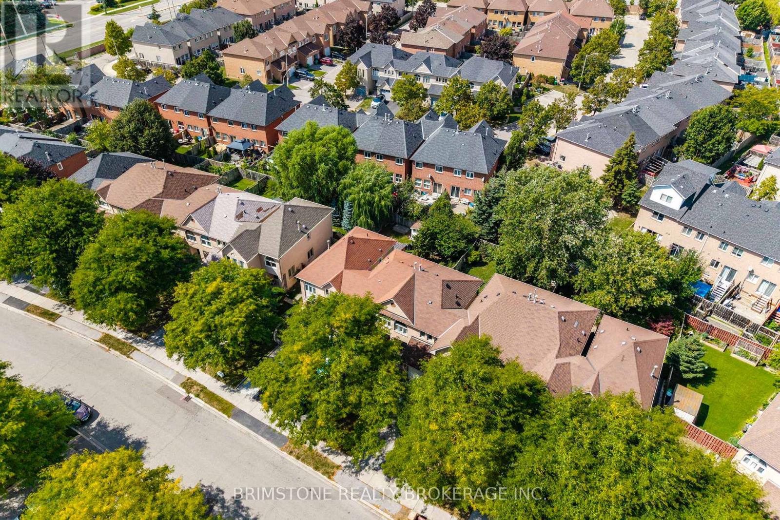 Photo 22 of 58 Cedarwood Crescent, Brampton ON