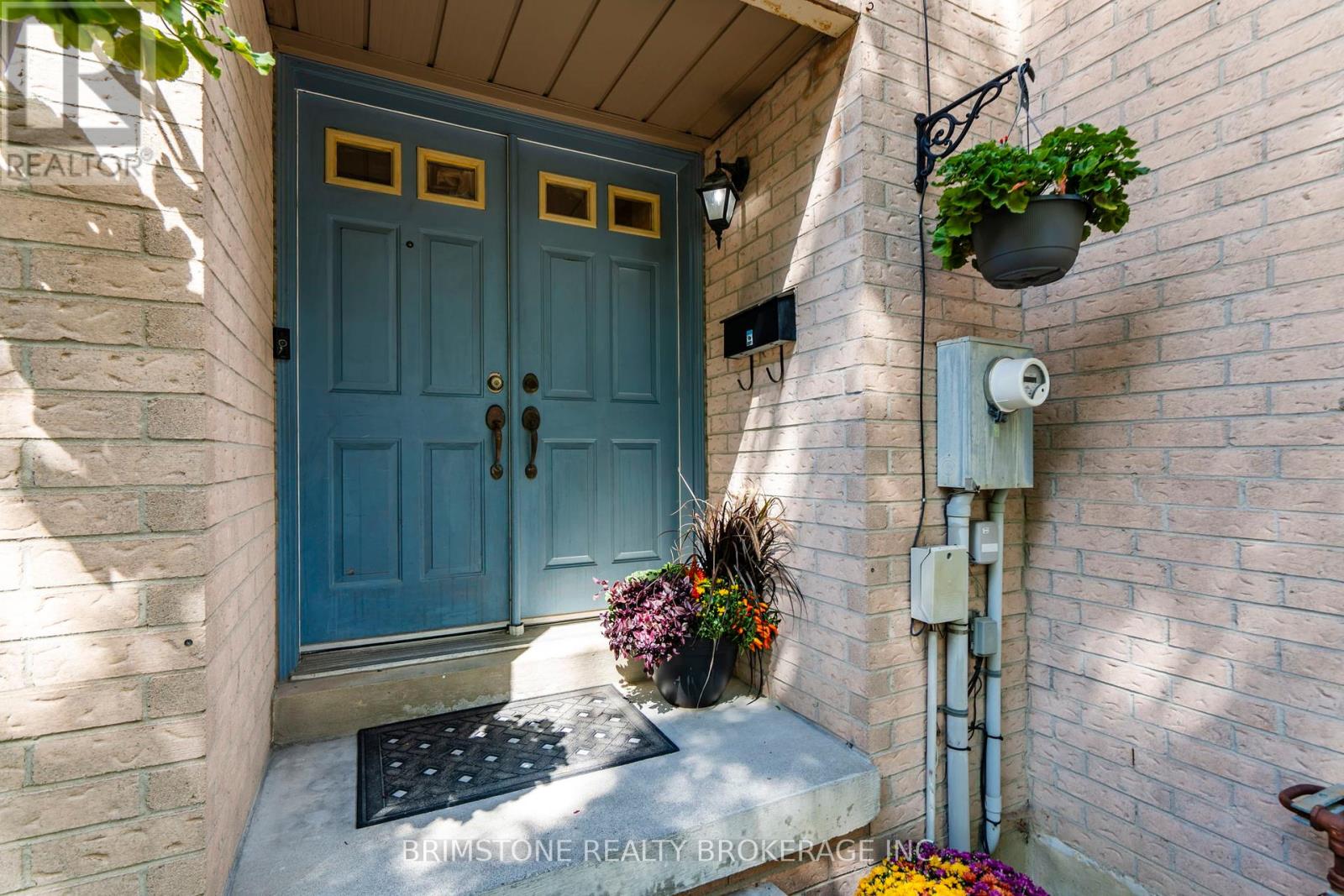 Photo 4 of 58 Cedarwood Crescent, Brampton ON
