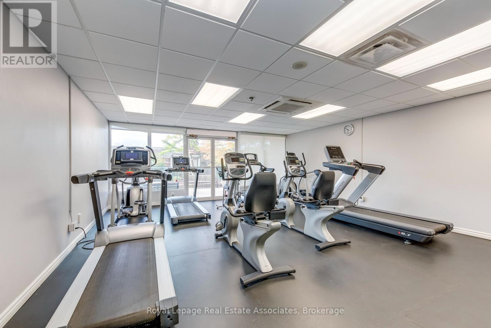 Photo 18 of 901 155 Hillcrest Avenue, Mississauga ON
