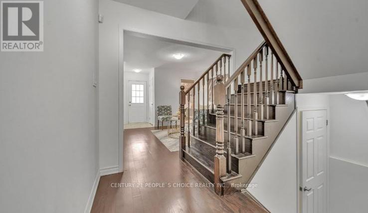 Photo 24 of 40 Averill Road, Brampton ON