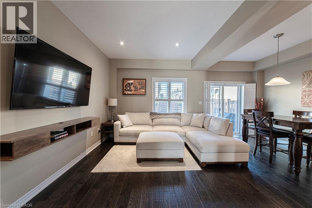 Photo 11 of 28 Kingsborough Drive, Hamilton ON