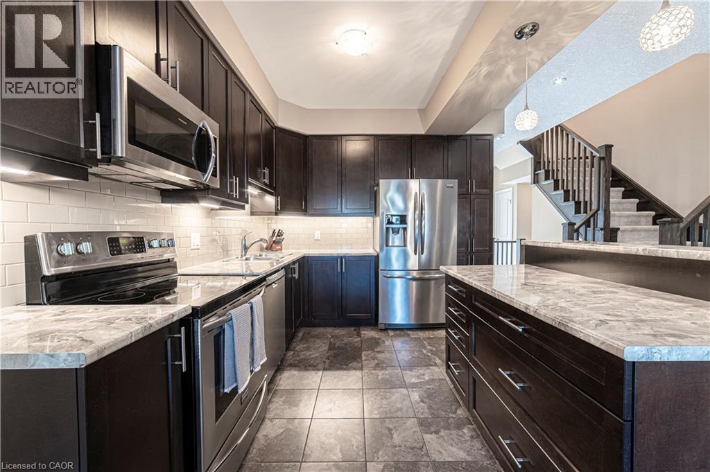 Photo 14 of 28 Kingsborough Drive, Hamilton ON
