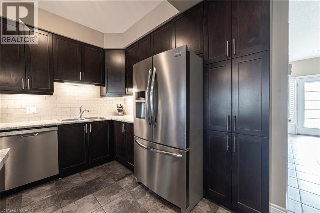Photo 15 of 28 Kingsborough Drive, Hamilton ON