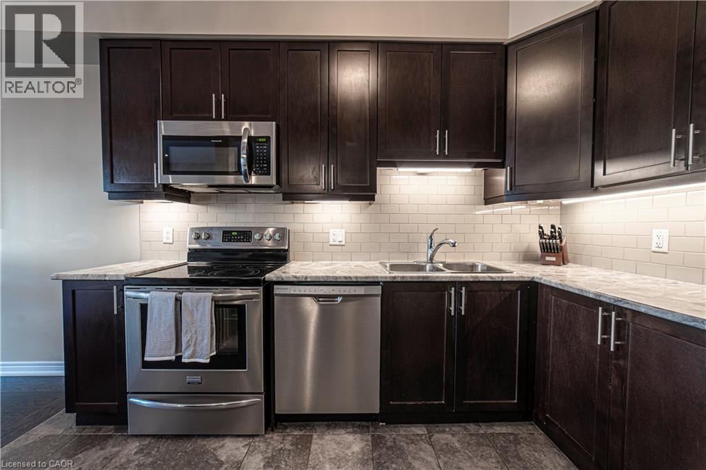 Photo 16 of 28 Kingsborough Drive, Hamilton ON