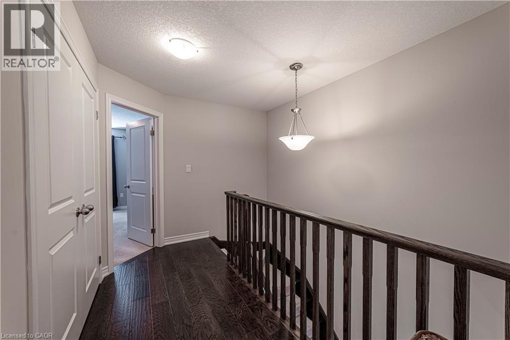 Photo 19 of 28 Kingsborough Drive, Hamilton ON