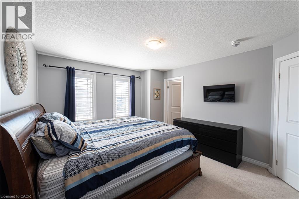 Photo 24 of 28 Kingsborough Drive, Hamilton ON