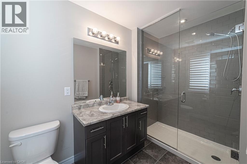 Photo 25 of 28 Kingsborough Drive, Hamilton ON