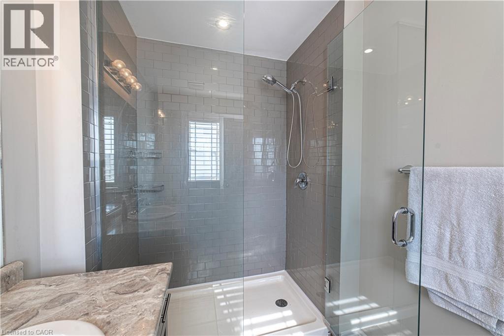 Photo 26 of 28 Kingsborough Drive, Hamilton ON
