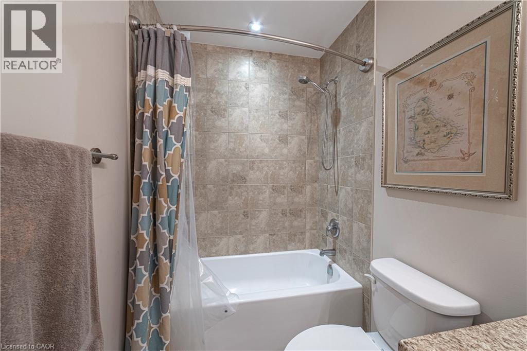 Photo 32 of 28 Kingsborough Drive, Hamilton ON