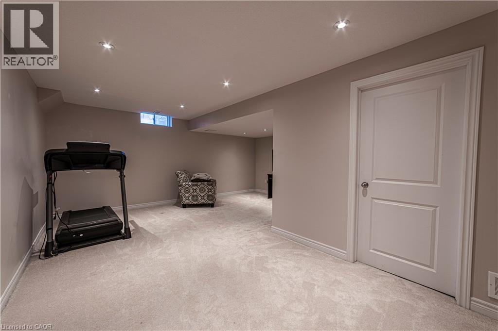 Photo 35 of 28 Kingsborough Drive, Hamilton ON