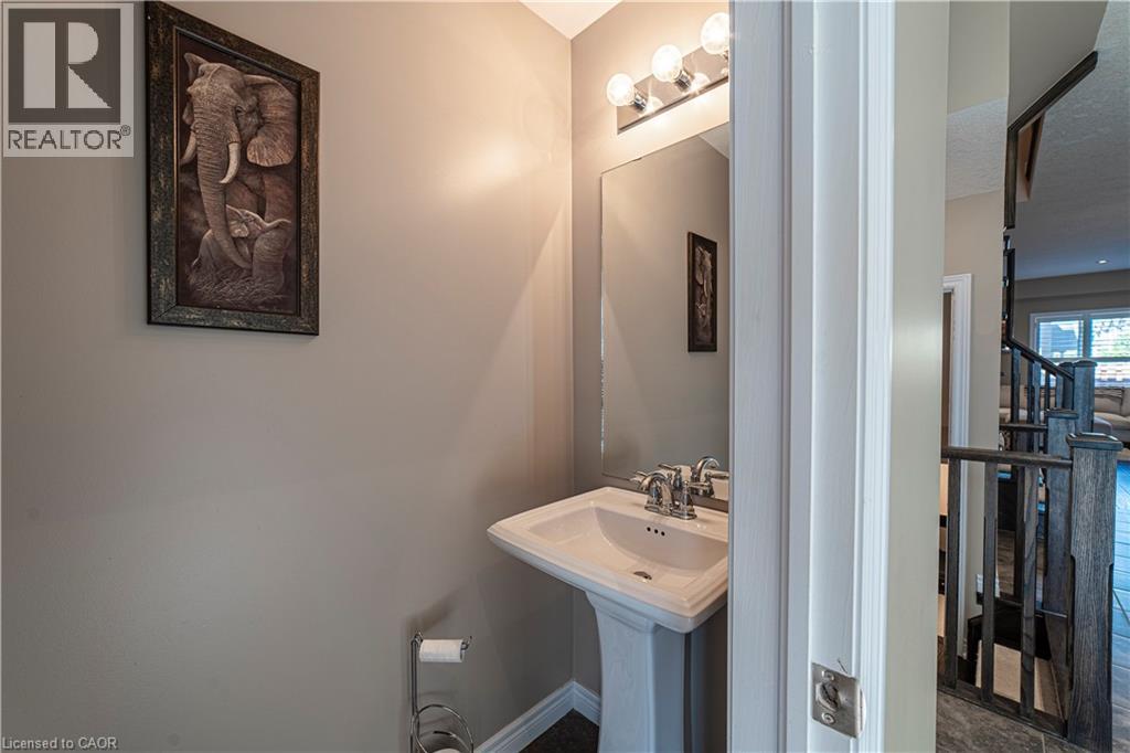 Photo 7 of 28 Kingsborough Drive, Hamilton ON