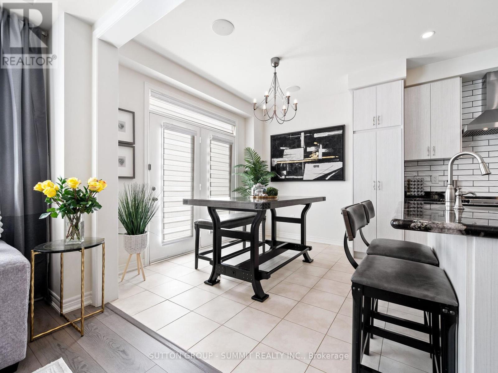 Photo 11 of 12 Great Falls Boulevard, Hamilton ON