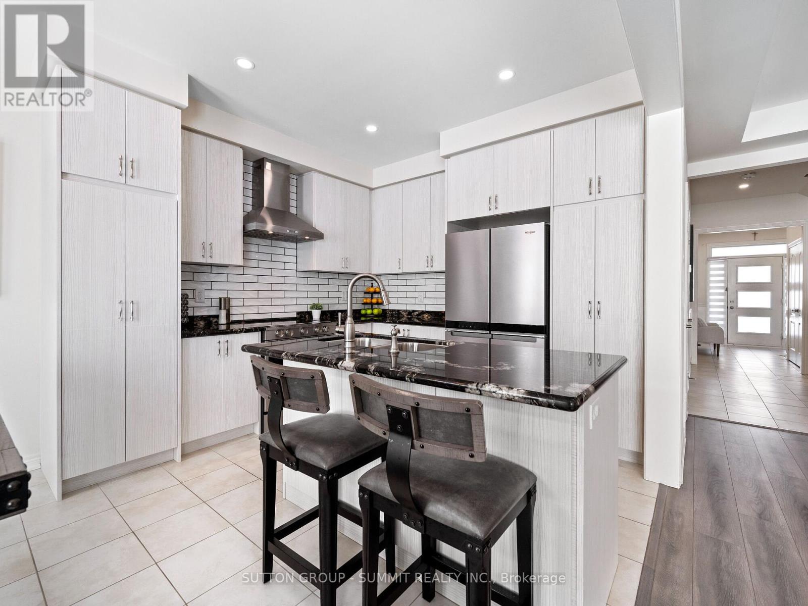 Photo 15 of 12 Great Falls Boulevard, Hamilton ON