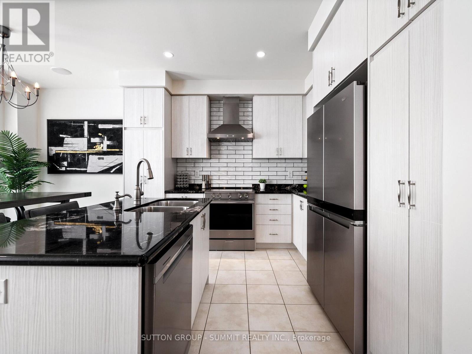 Photo 16 of 12 Great Falls Boulevard, Hamilton ON