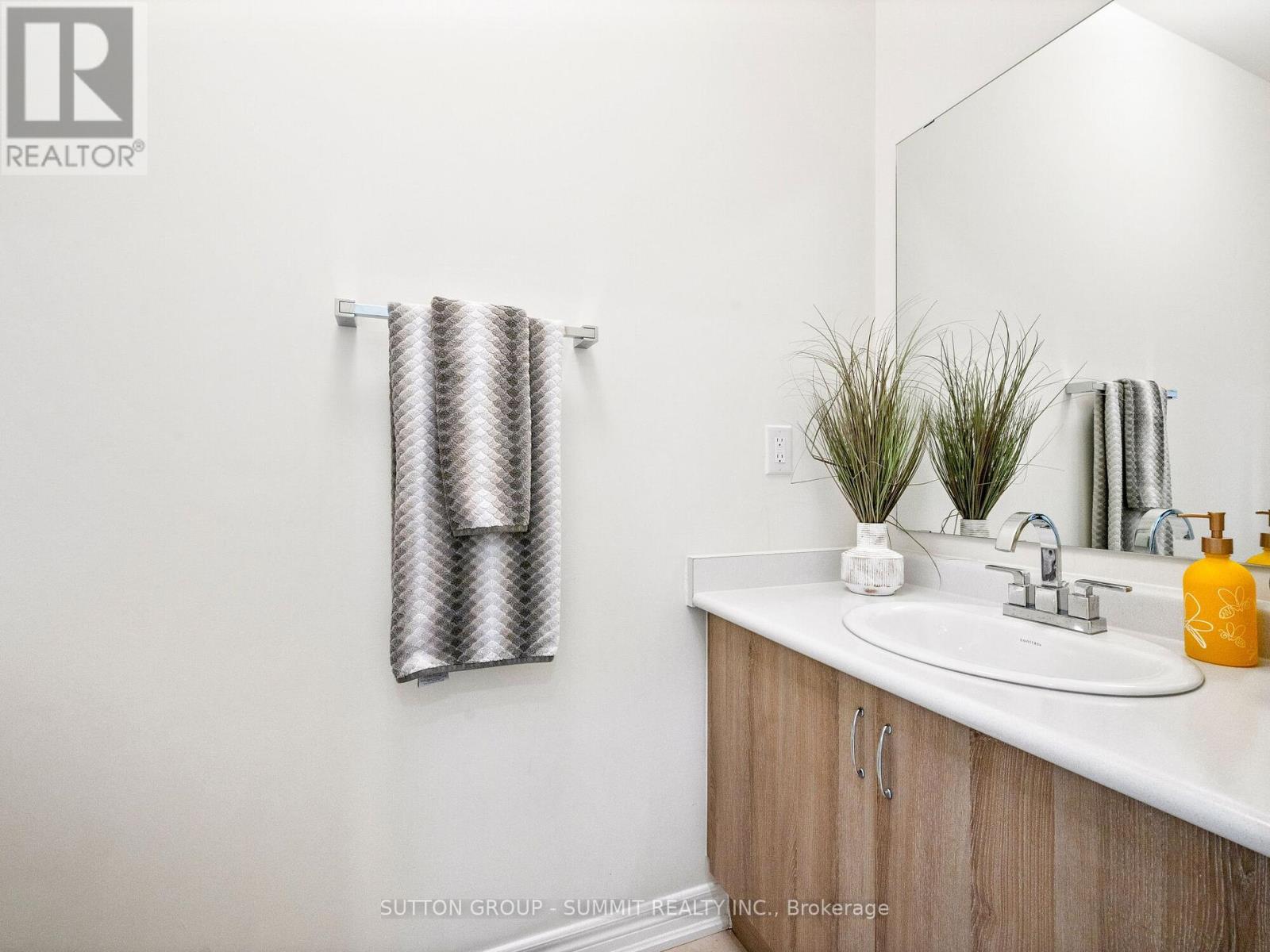 Photo 20 of 12 Great Falls Boulevard, Hamilton ON