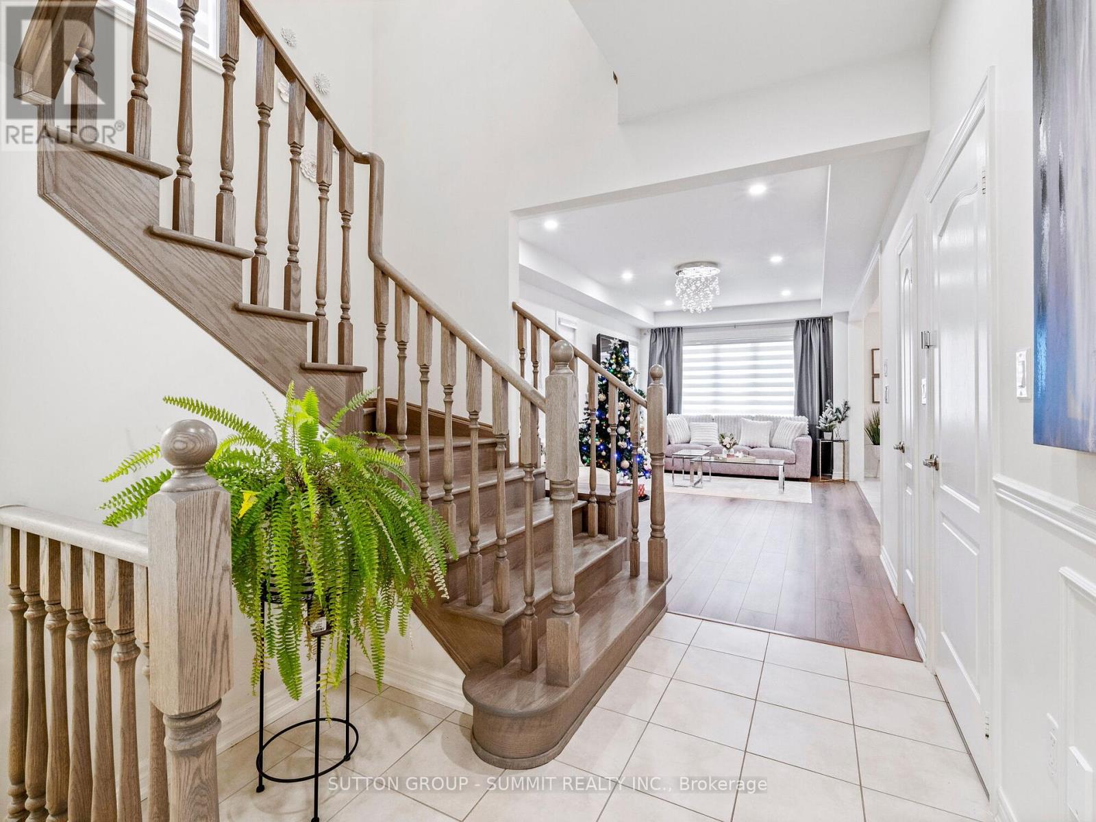 Photo 21 of 12 Great Falls Boulevard, Hamilton ON