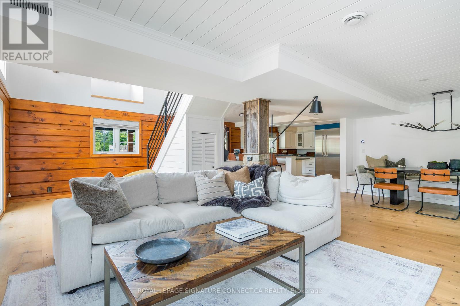 Photo 11 of 118 Settlers Way, Blue Mountains ON