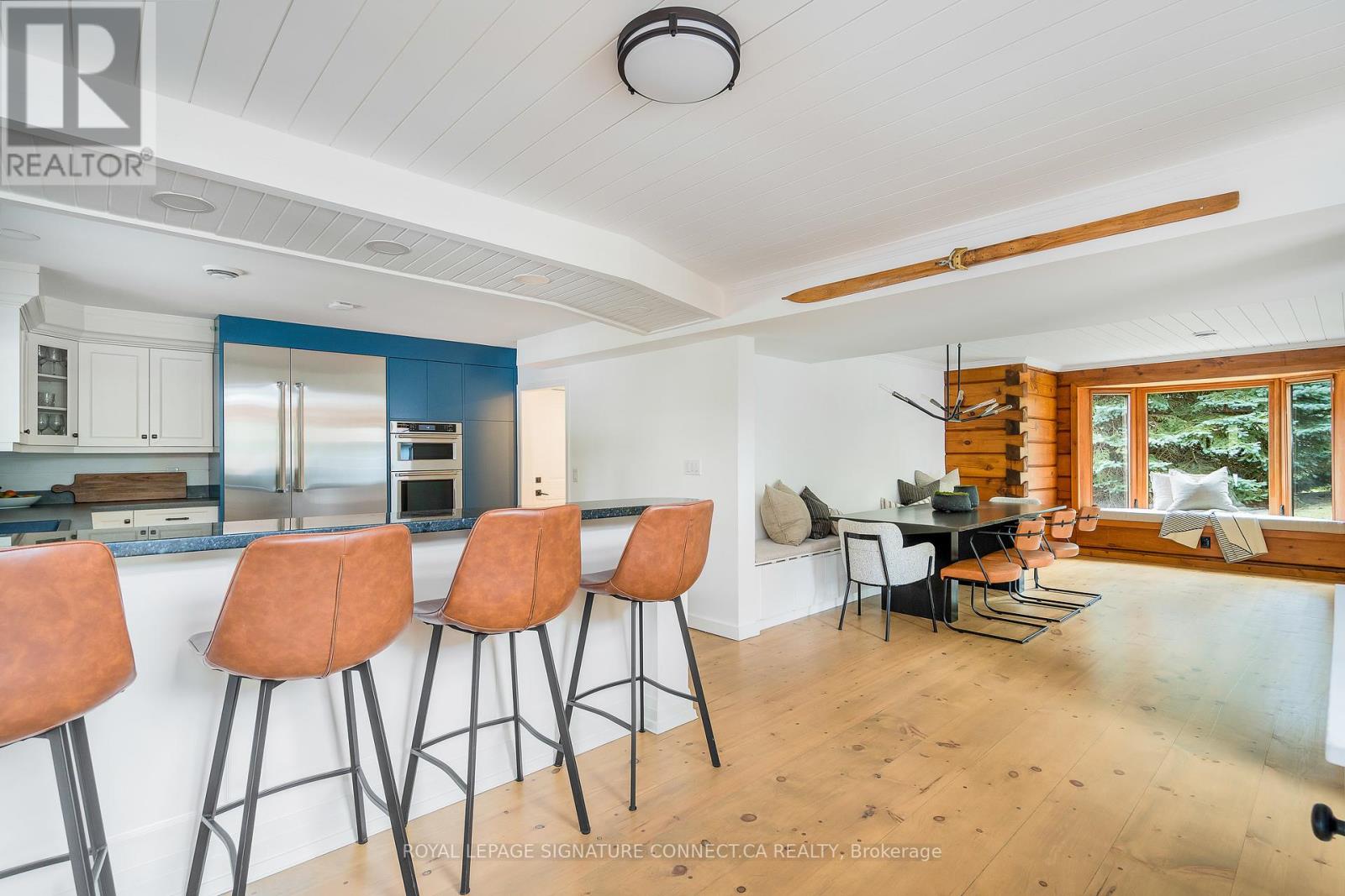 Photo 14 of 118 Settlers Way, Blue Mountains ON