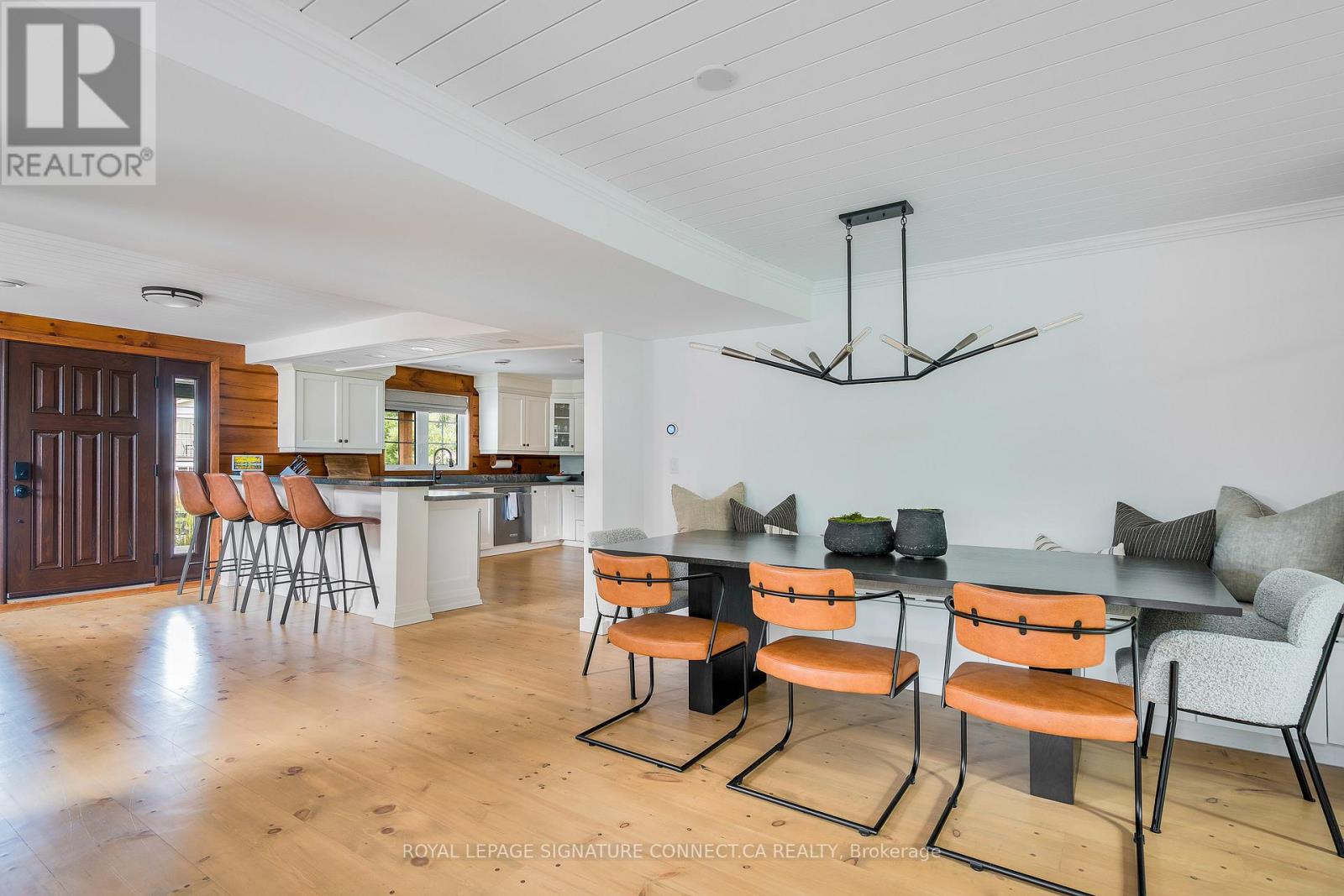 Photo 16 of 118 Settlers Way, Blue Mountains ON