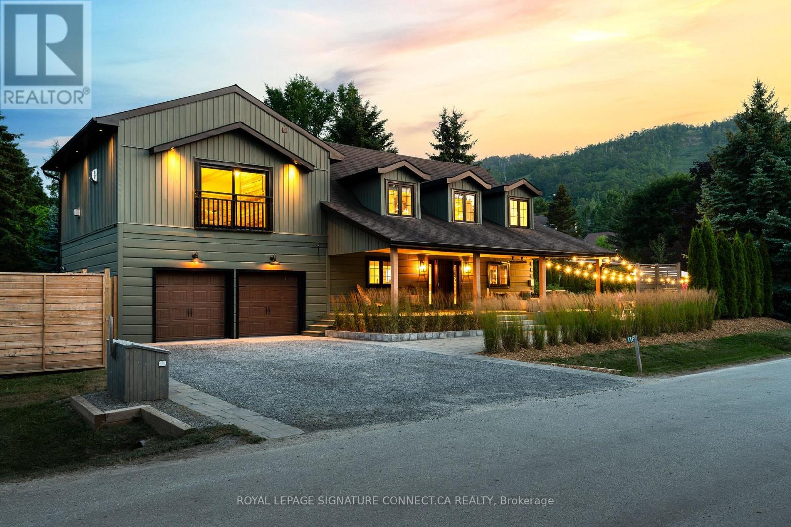 Photo 2 of 118 Settlers Way, Blue Mountains ON