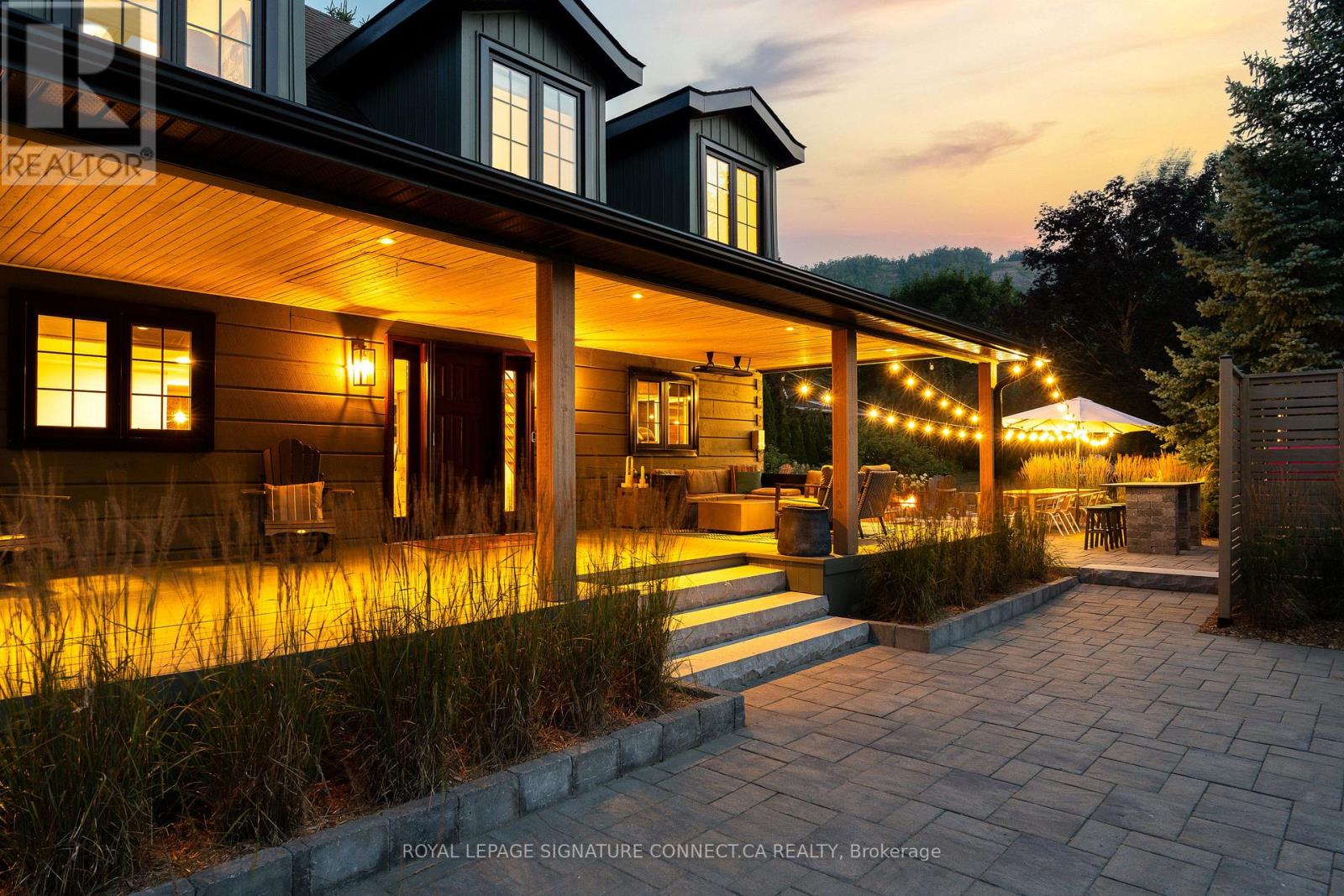 Photo 3 of 118 Settlers Way, Blue Mountains ON