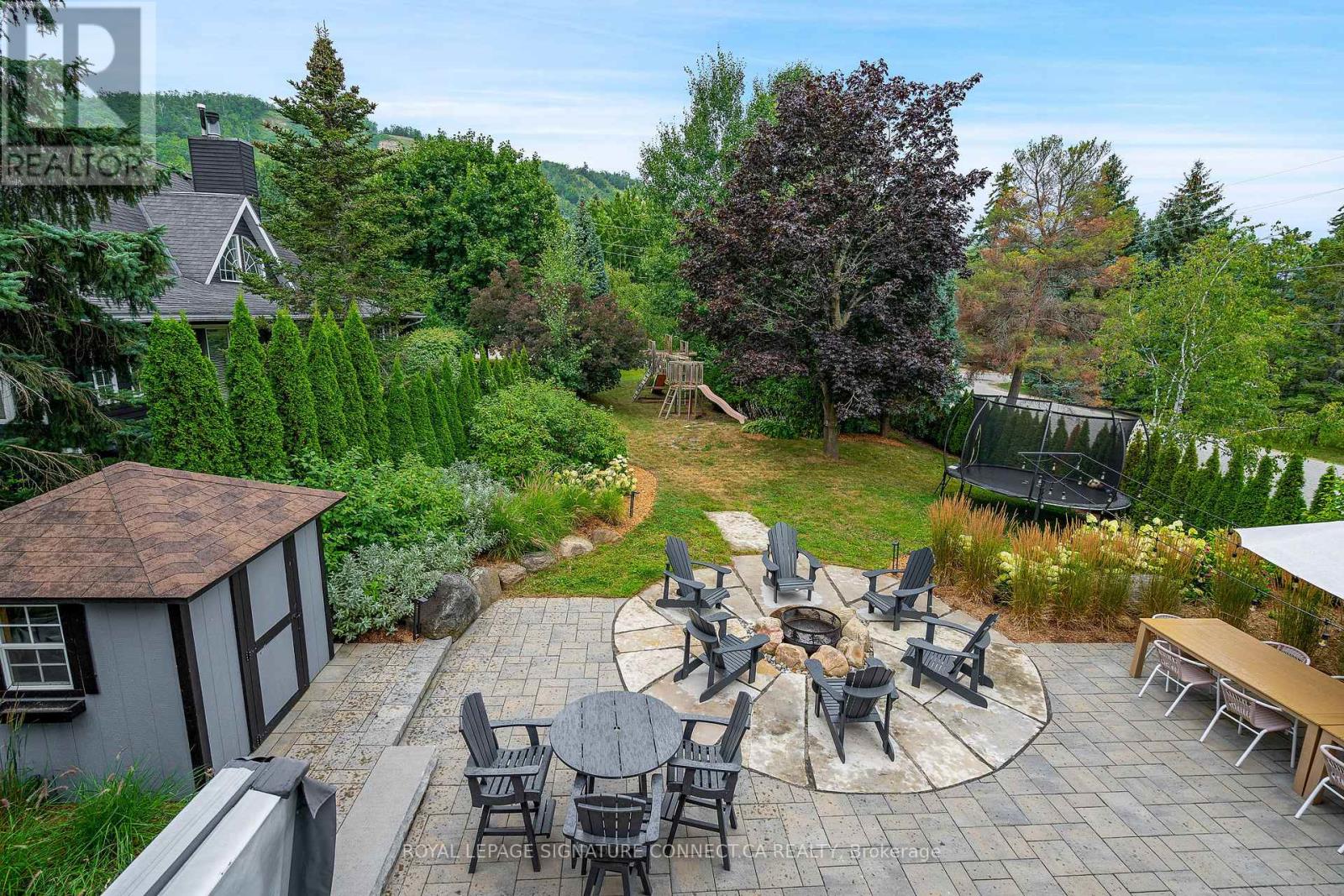 Photo 9 of 118 Settlers Way, Blue Mountains ON