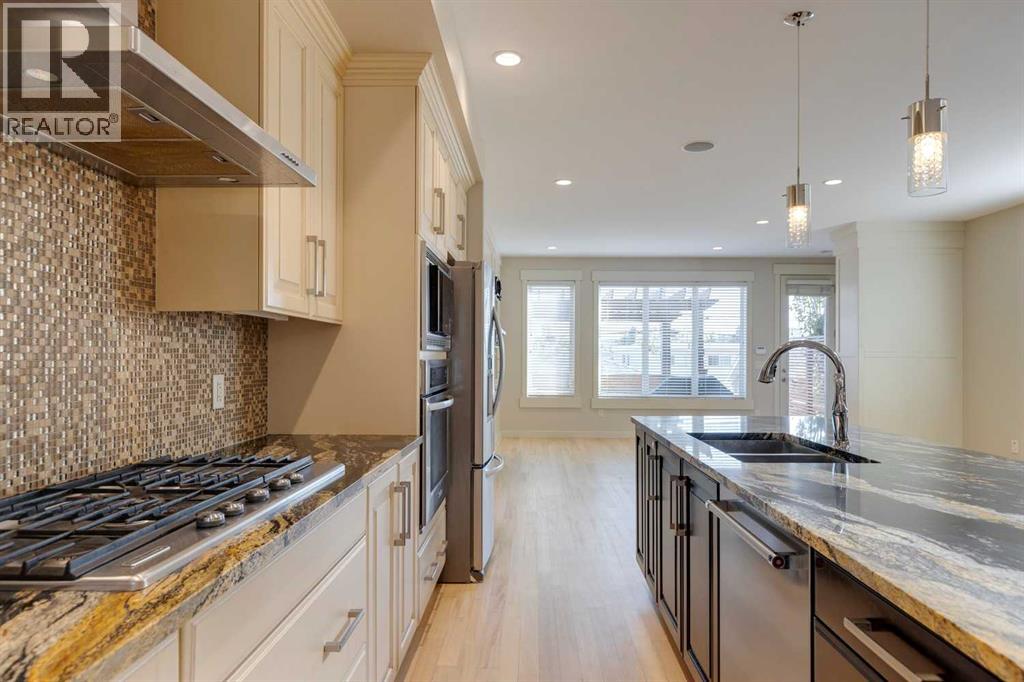 Photo 10 of 2123 32 Avenue Sw, Calgary AB