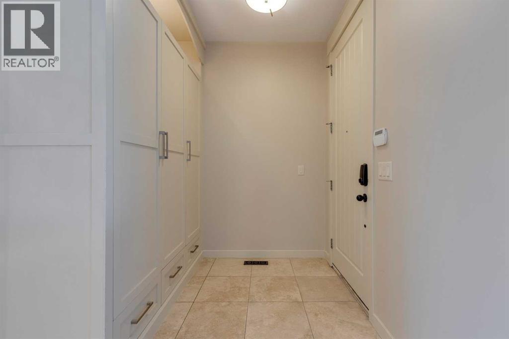 Photo 3 of 2123 32 Avenue Sw, Calgary AB