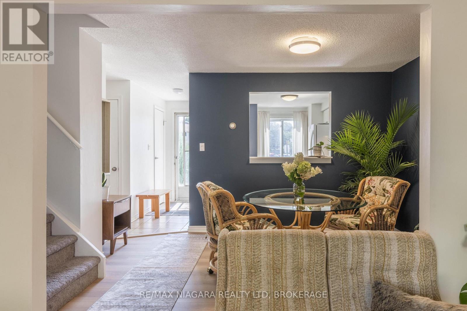 Photo 12 of 43 6767 Thorold Stone Road, Niagara Falls ON