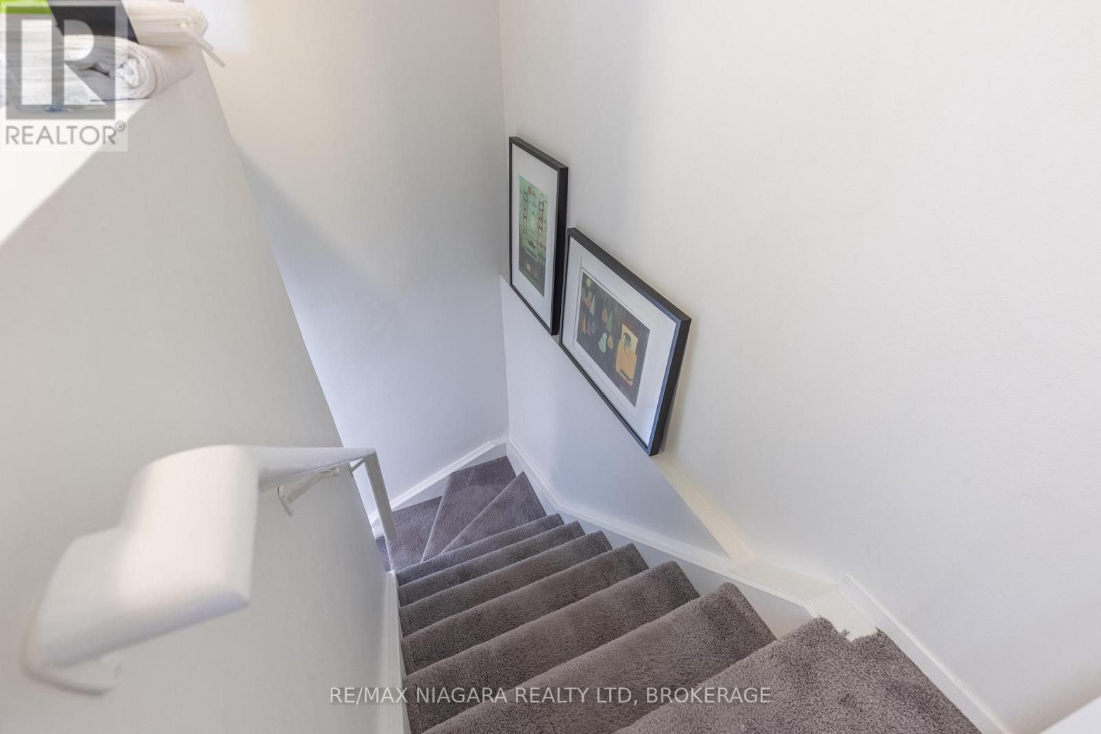 Photo 14 of 43 6767 Thorold Stone Road, Niagara Falls ON