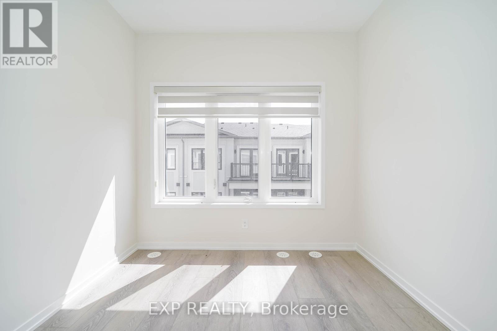 Photo 29 of 93 Matawin Lane, Richmond Hill ON