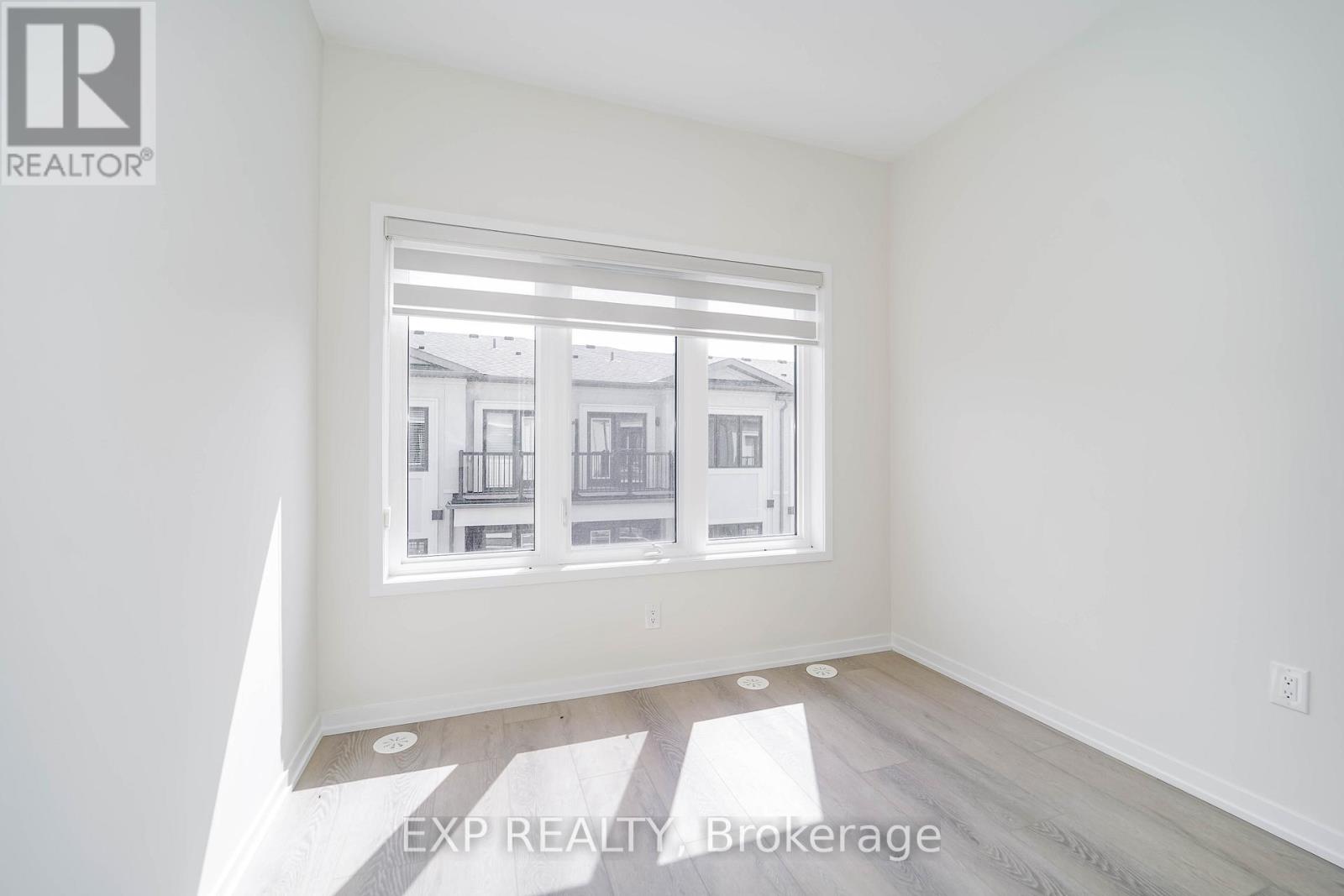 Photo 26 of 93 Matawin Lane, Richmond Hill ON