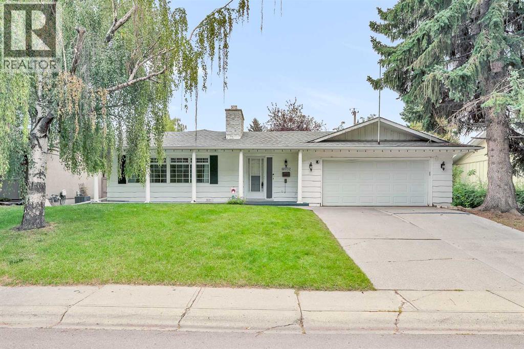 Photo 1 of 10732 Maplebend Drive Se, Calgary AB