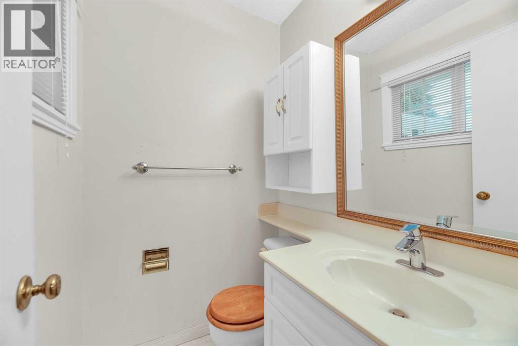 Photo 18 of 10732 Maplebend Drive Se, Calgary AB