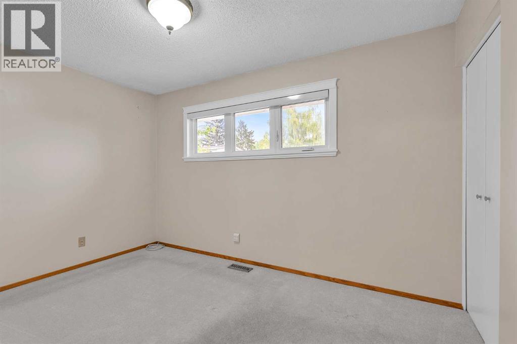 Photo 20 of 10732 Maplebend Drive Se, Calgary AB