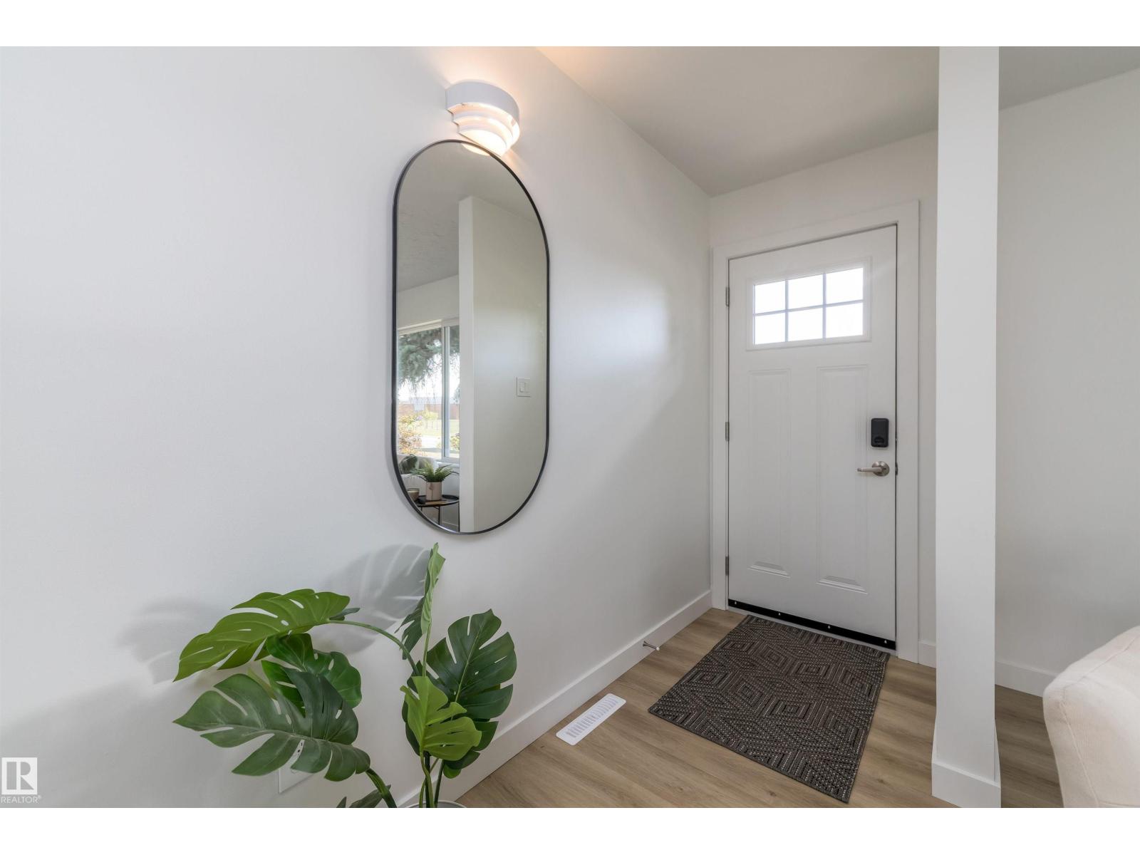 Photo 4 of 13044 78 St Nw, Edmonton AB