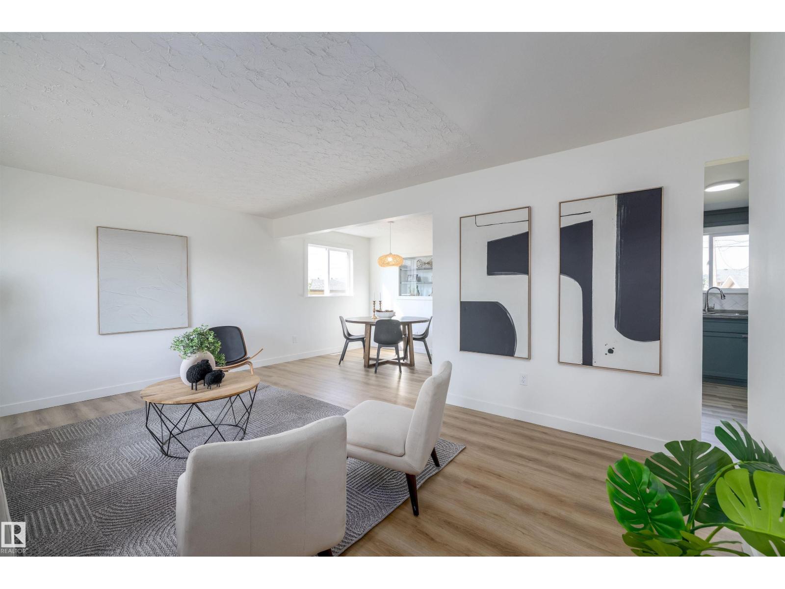 Photo 5 of 13044 78 St Nw, Edmonton AB