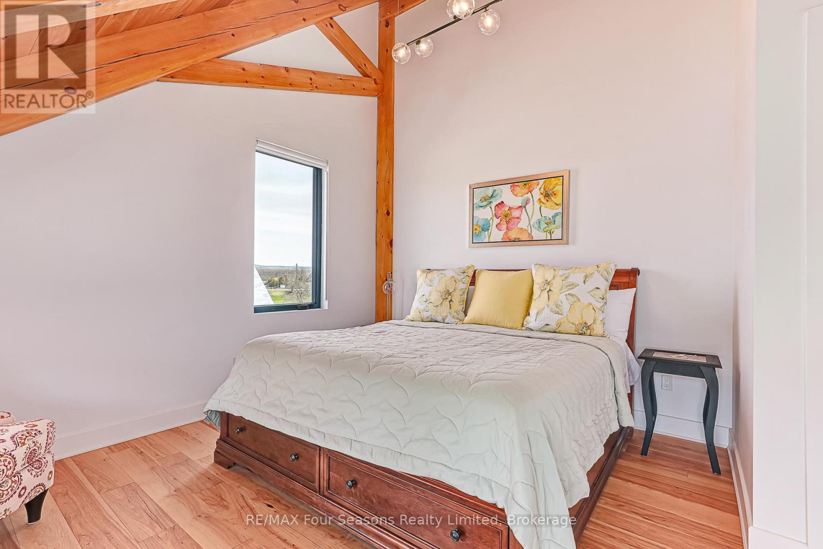 Photo 24 of 113 Slabtown Road W, Blue Mountains ON