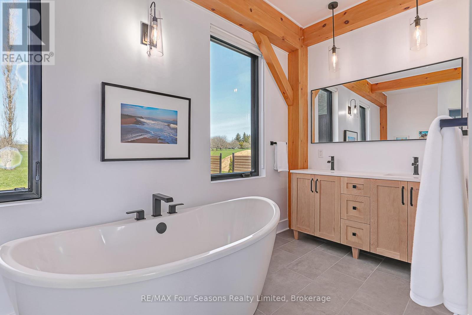 Photo 18 of 113 Slabtown Road W, Blue Mountains ON