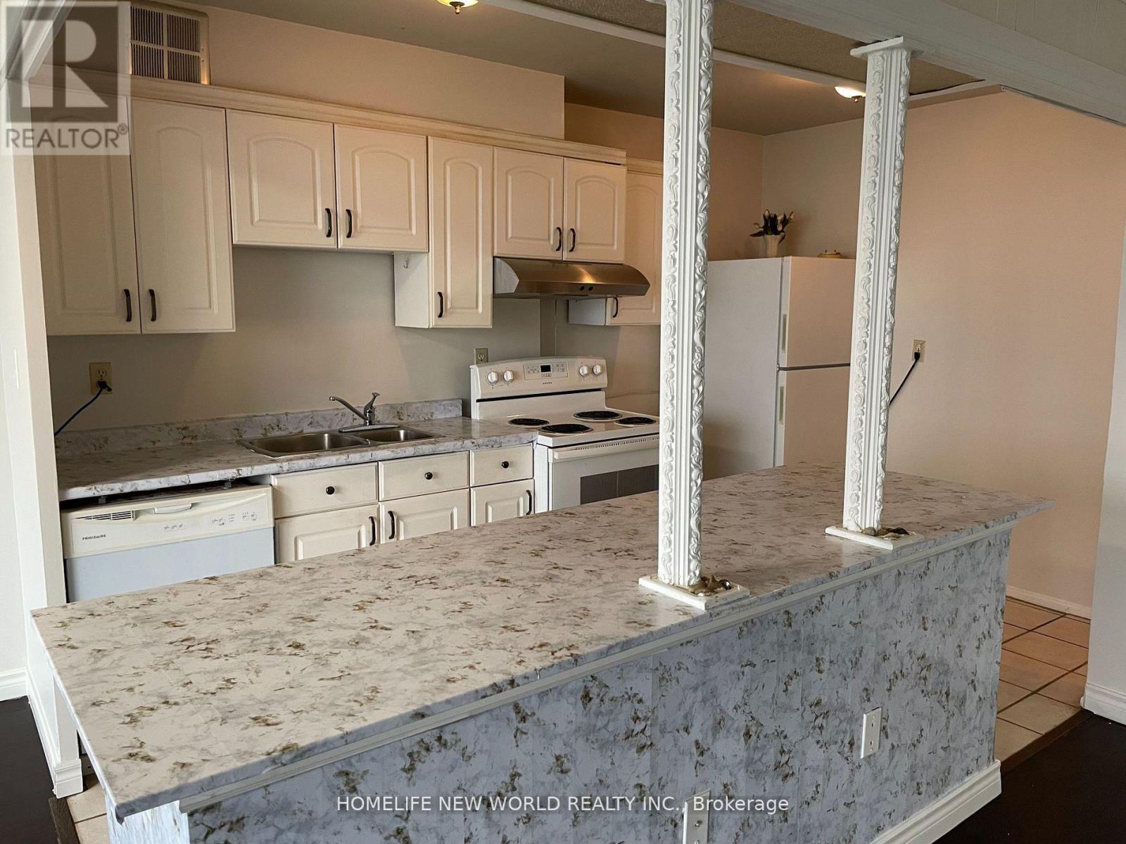 Photo 4 of 1514 177 Linus Road, Toronto ON