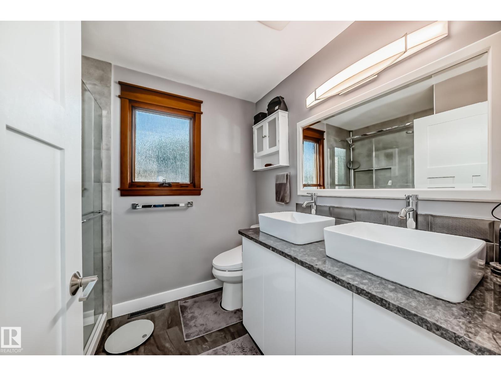 Photo 8 of 7712 86 Av Nw, Edmonton AB