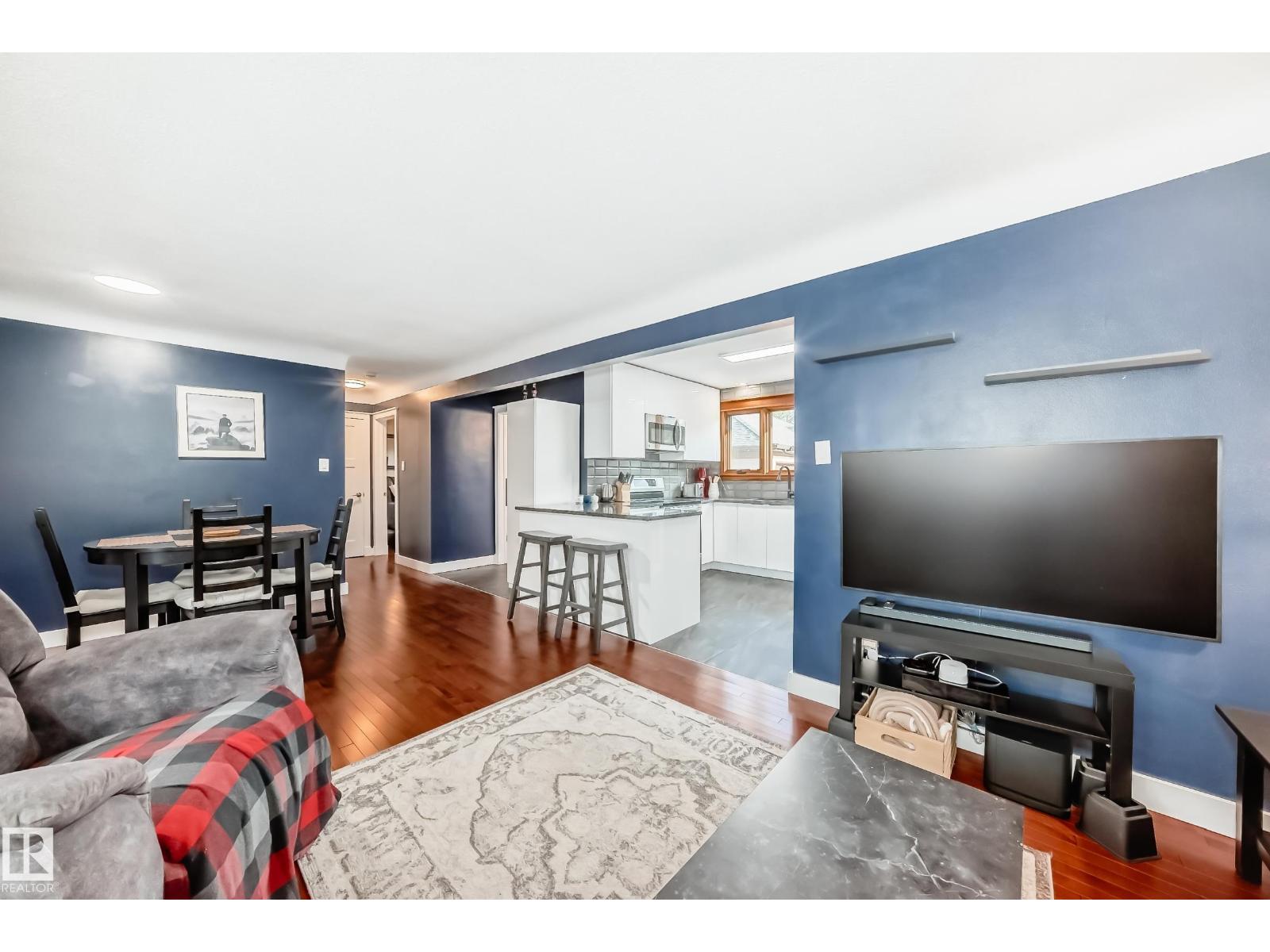 Photo 2 of 7712 86 Av Nw, Edmonton AB