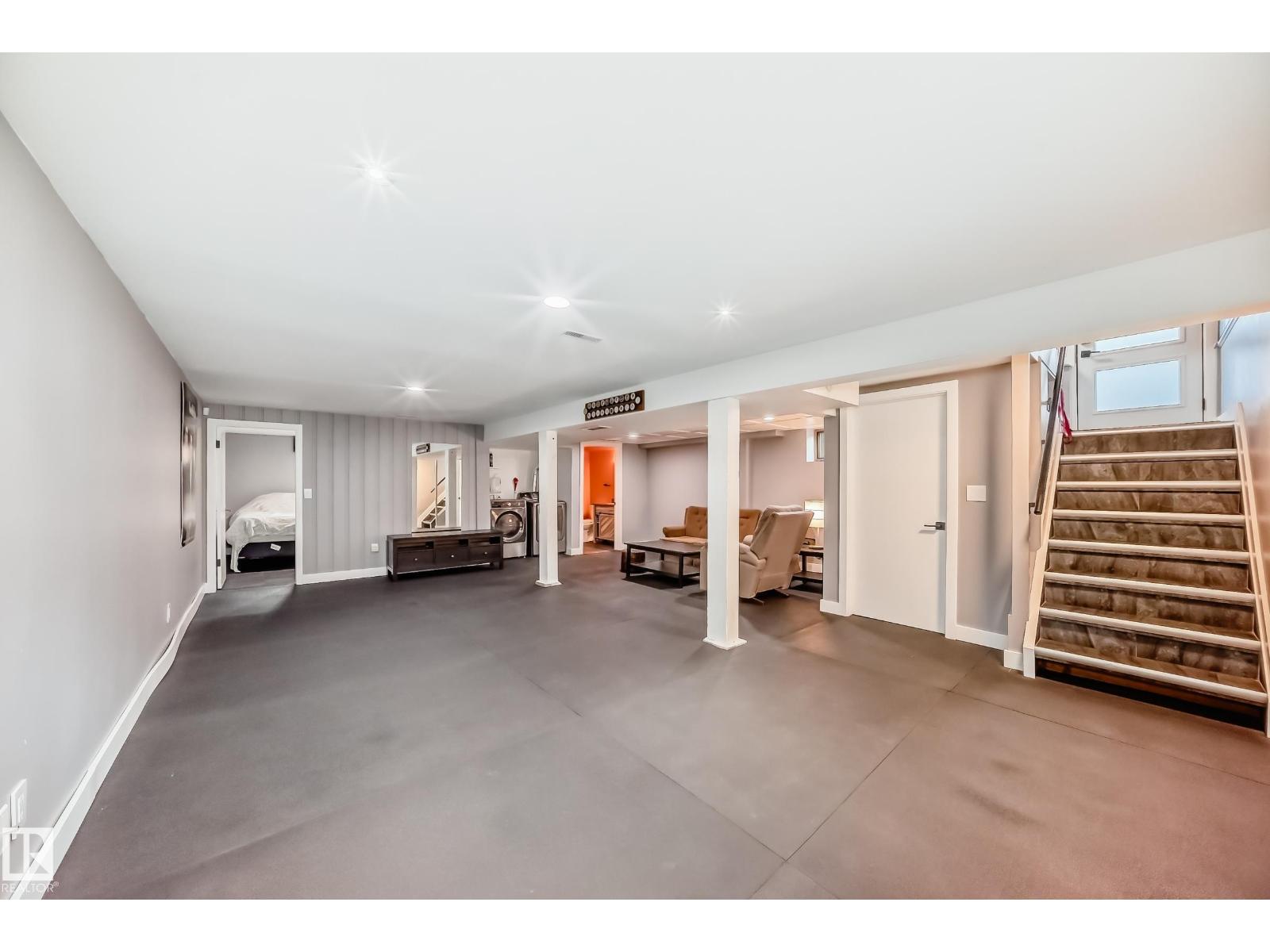 Photo 9 of 7712 86 Av Nw, Edmonton AB