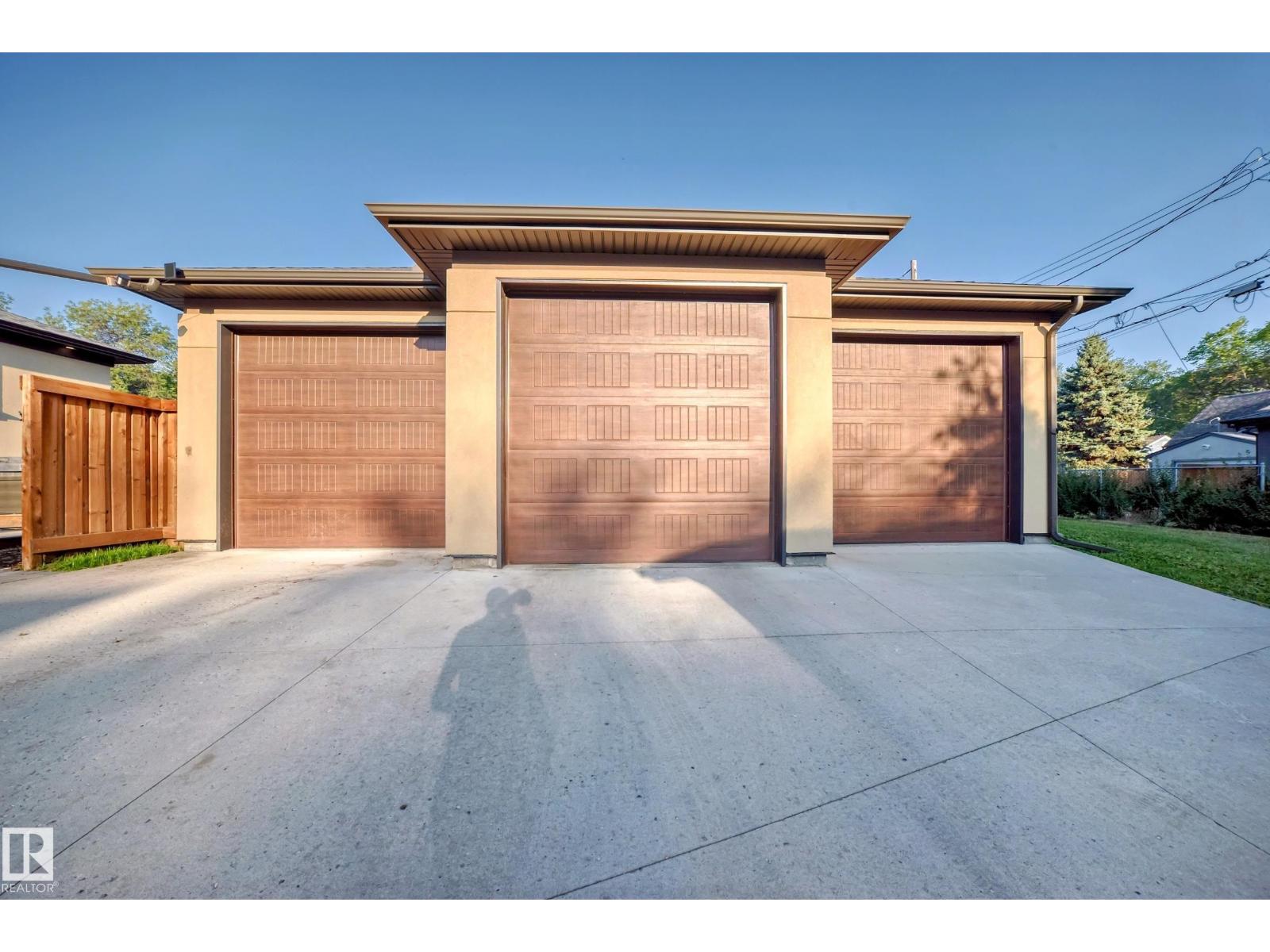 Photo 15 of 7712 86 Av Nw, Edmonton AB