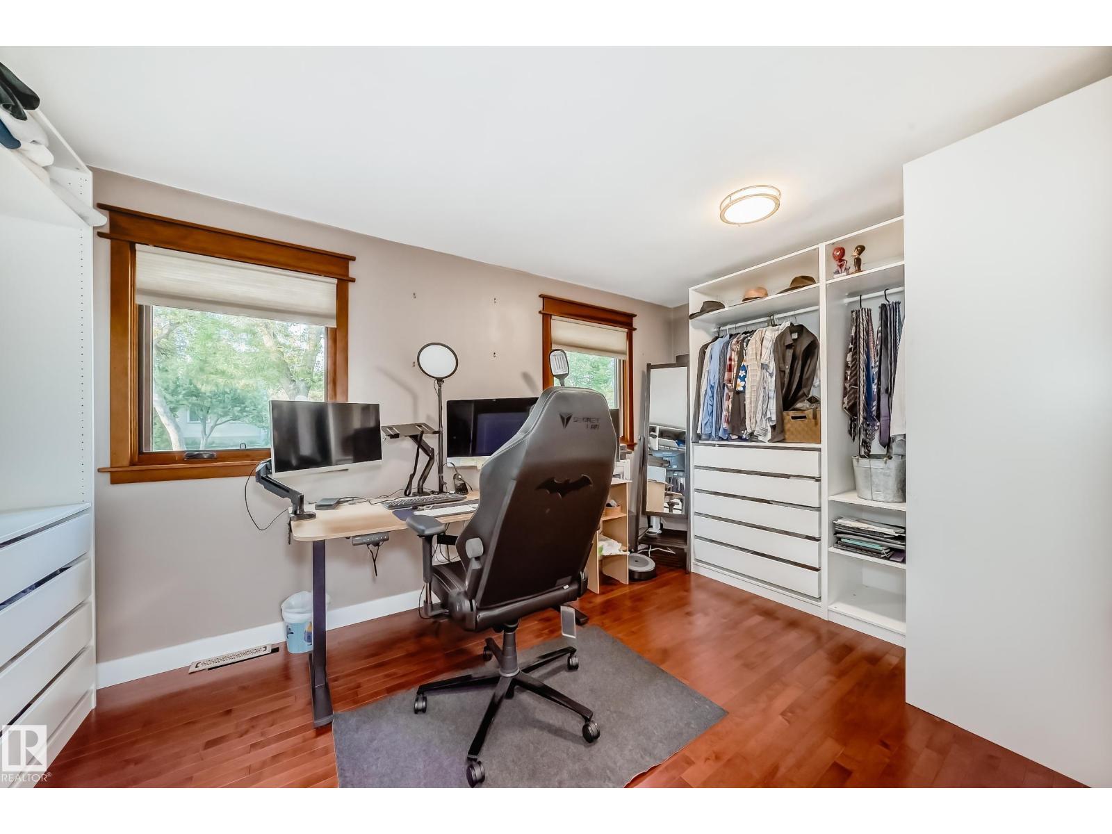 Photo 7 of 7712 86 Av Nw, Edmonton AB