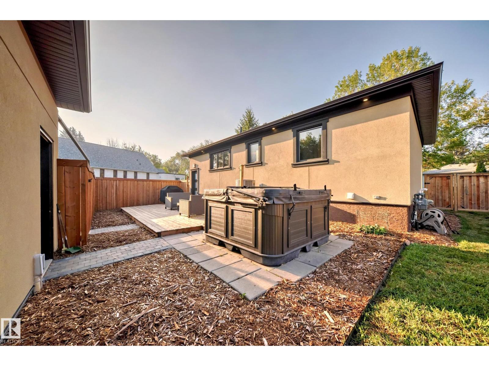 Photo 14 of 7712 86 Av Nw, Edmonton AB