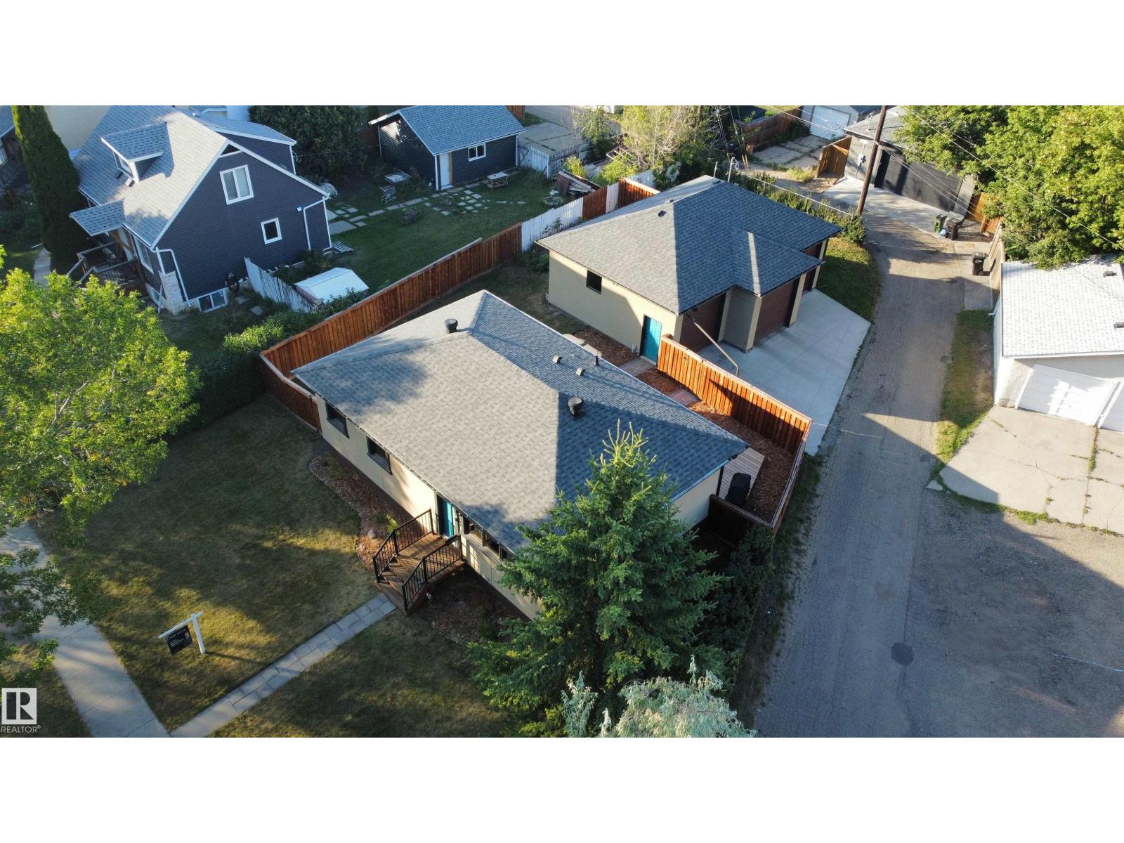 Photo 19 of 7712 86 Av Nw, Edmonton AB
