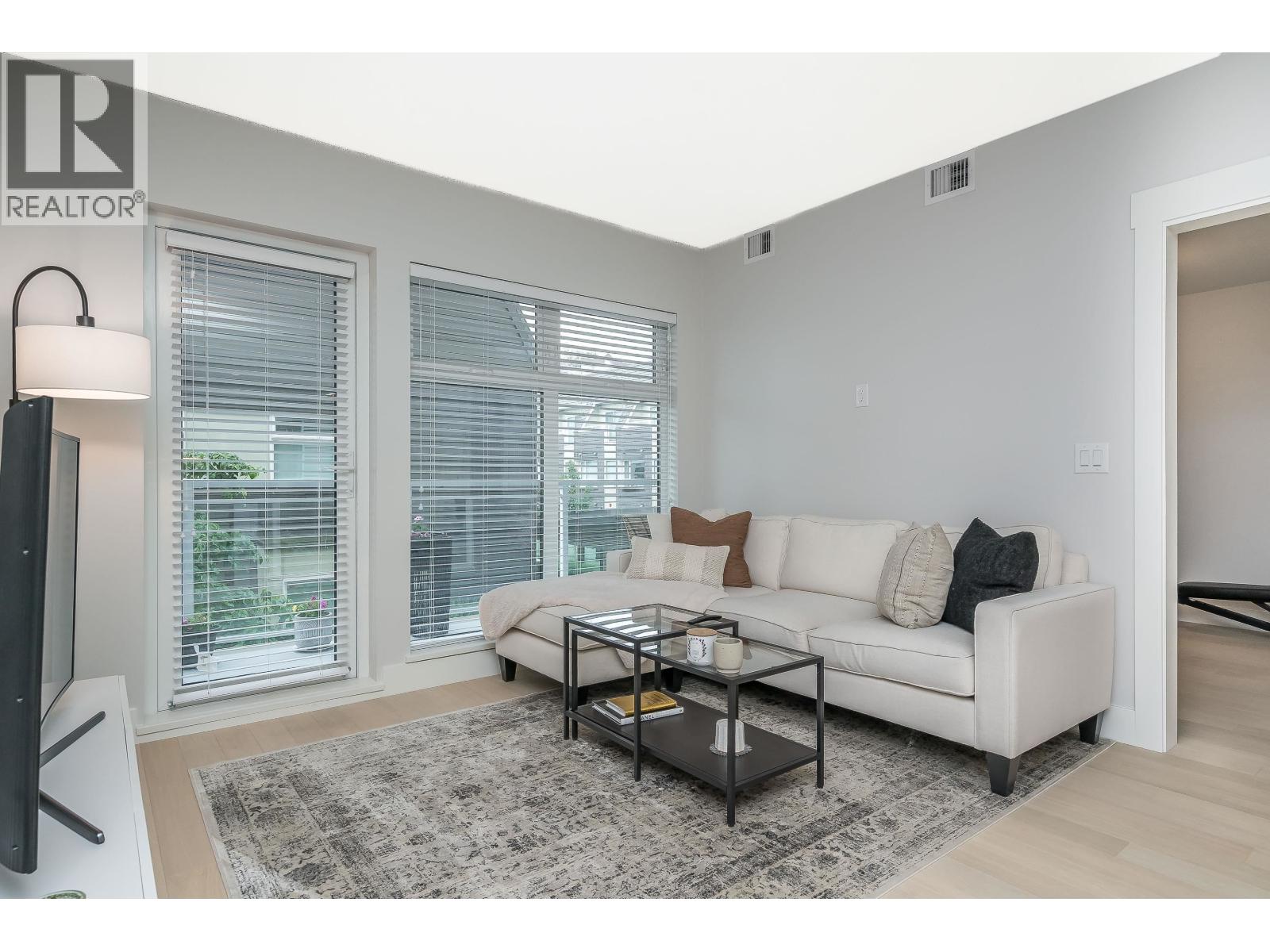 Photo 10 of 207 22226 Brown Avenue, Maple Ridge BC