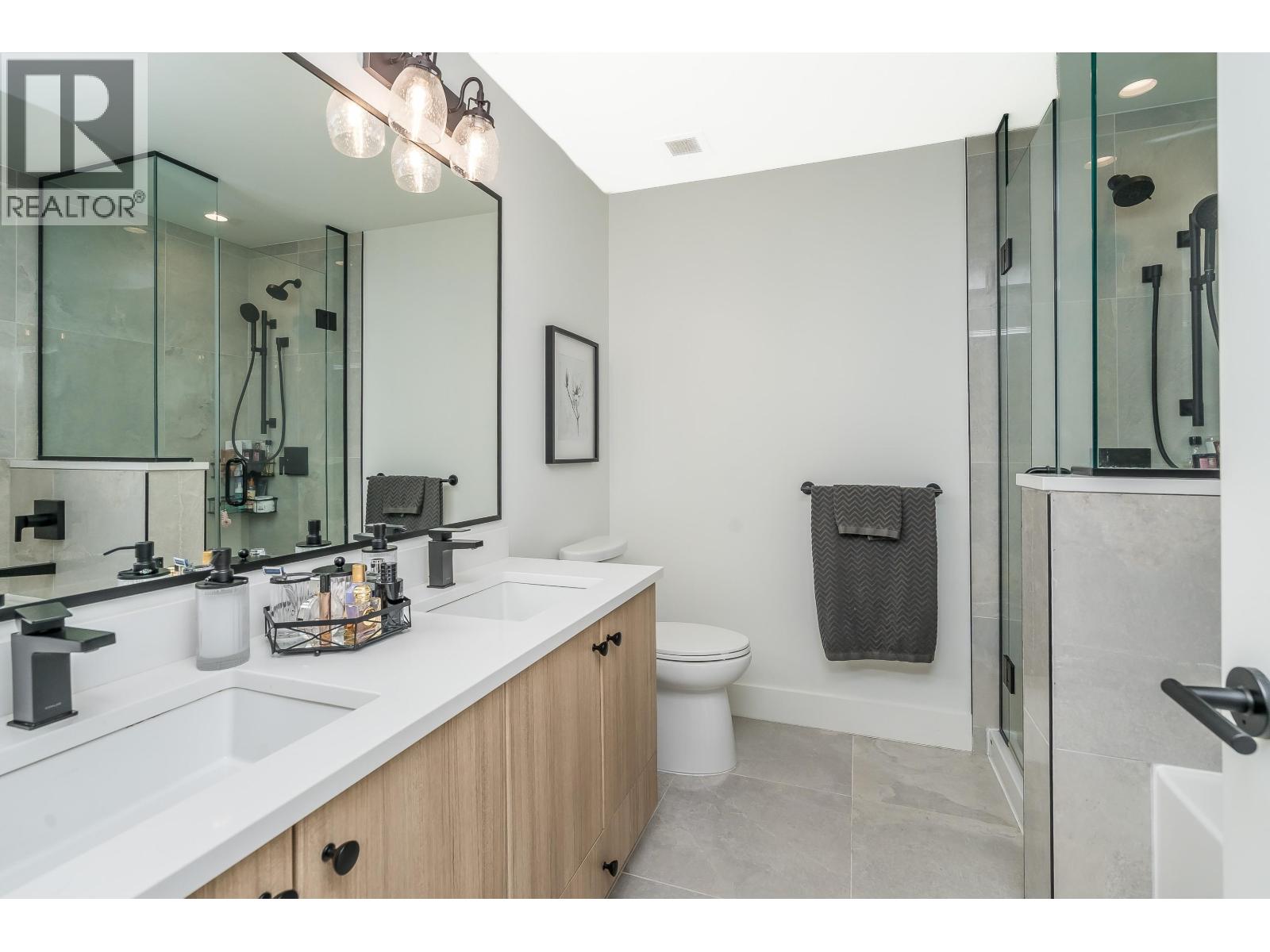 Photo 18 of 207 22226 Brown Avenue, Maple Ridge BC